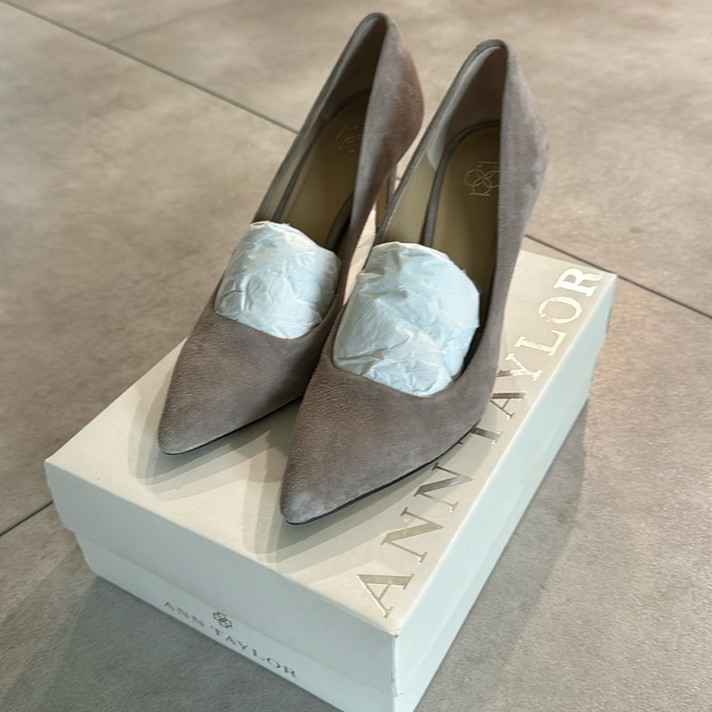 Greyish suede heels